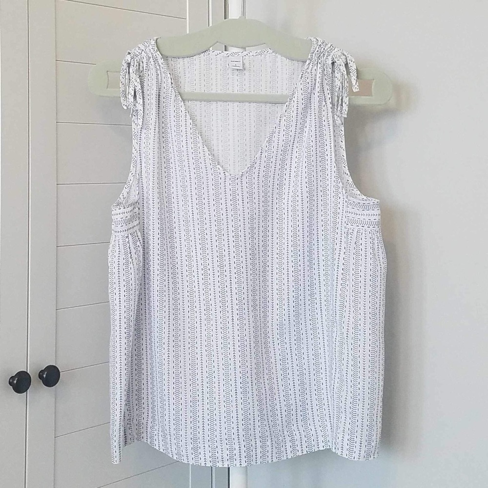 Old Navy Sleeveless Top
